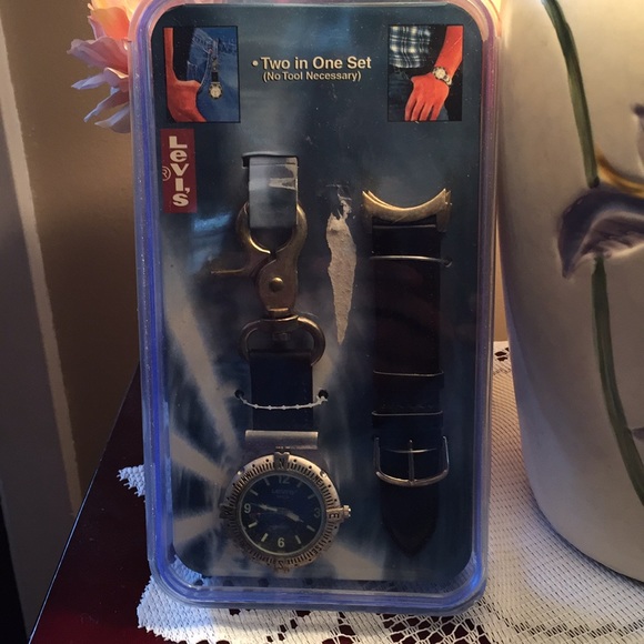 Levi's Other - Levi’s vintage watch set two pieces New in box🌷🌷